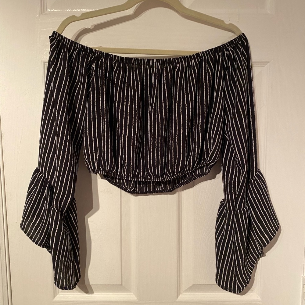Stripped Long Sleeve Crop Top